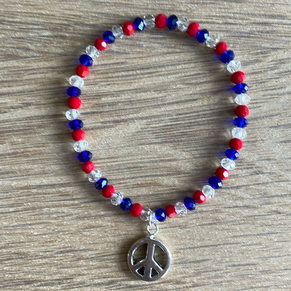 HAND CRAFTED PATRIOTIC PEACE STRETCHY BOHO BRACELET Red Blue Clear Crystals